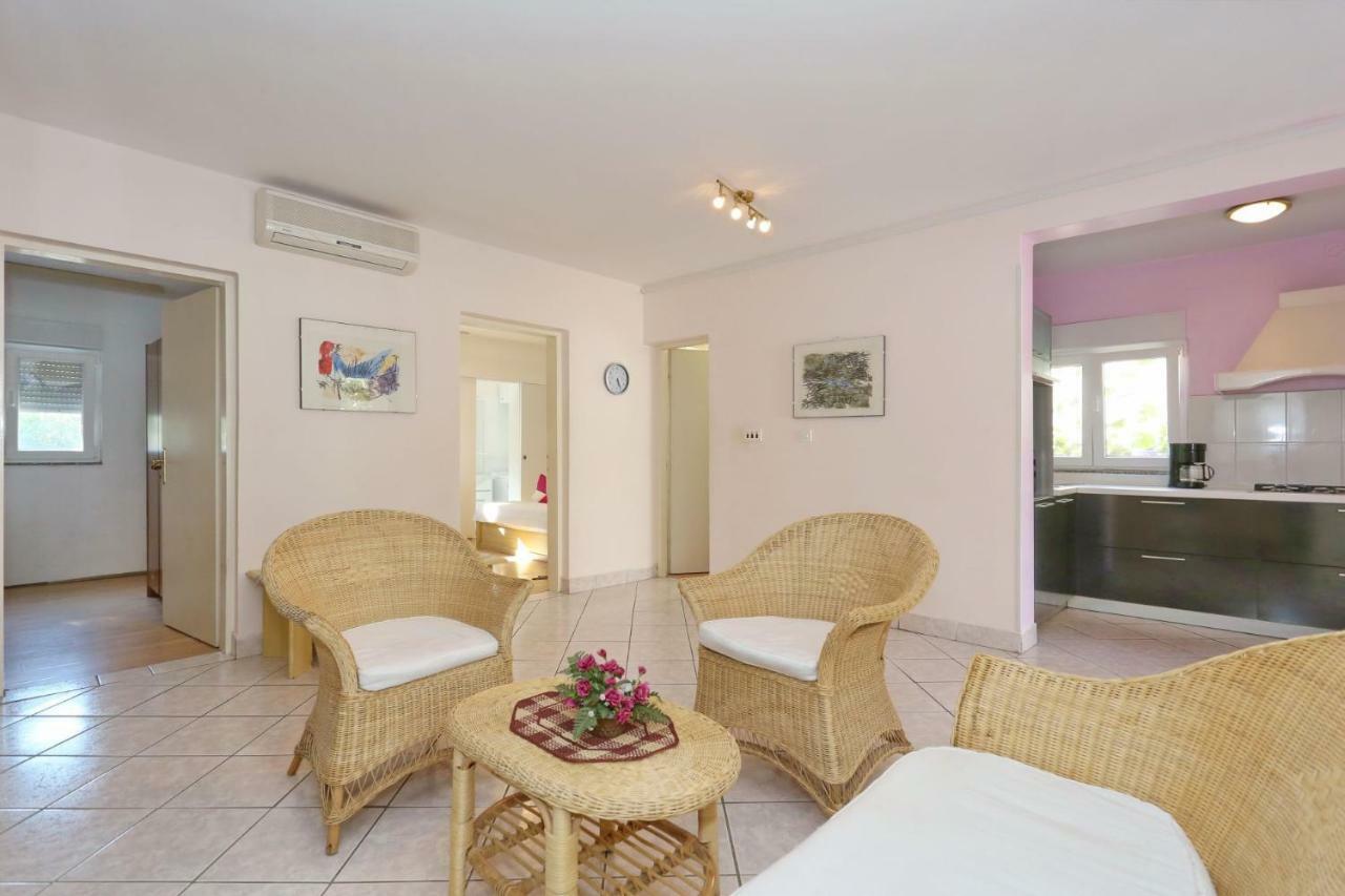 Villa Neyla Vir Bagian luar foto