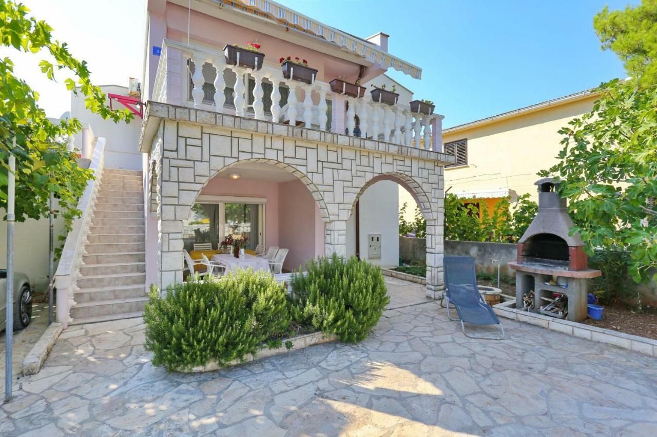 Villa Neyla Vir Bagian luar foto